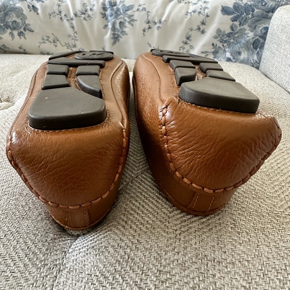 Michael Kors Fulton Flats - Picture 4 of 9
